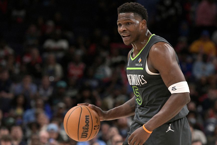 Entoni Edvards-Minesota Timbervulsi