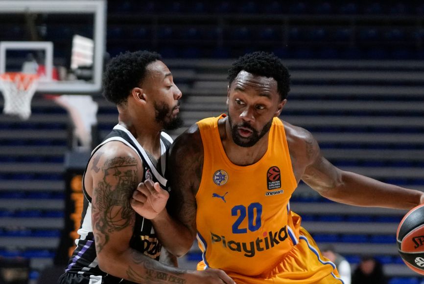 Karlik Džouns otkrio da li ostaje u Partizanu