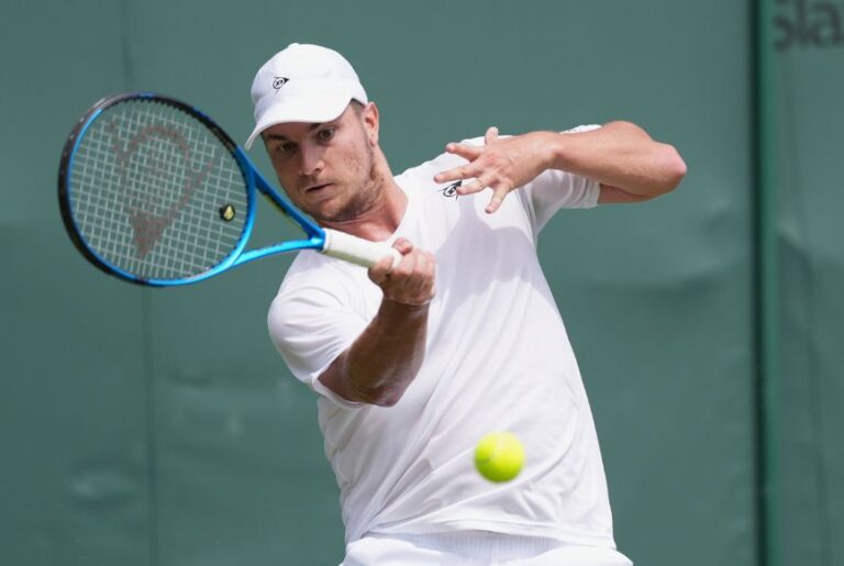 Miomir Kecmanović-Vimbldon-tenis