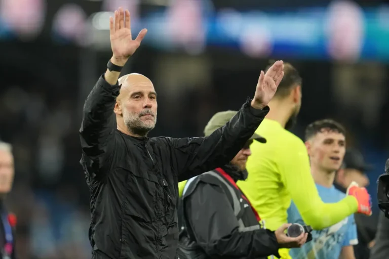 Pep Gvardiola slavi pobedu protiv Liverpula