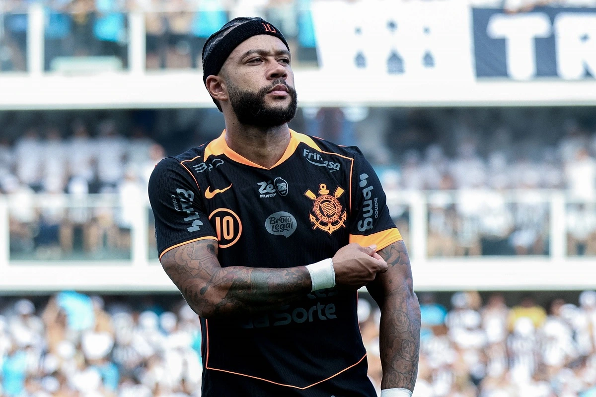 Memfis Depaj u dresu Korintijansa