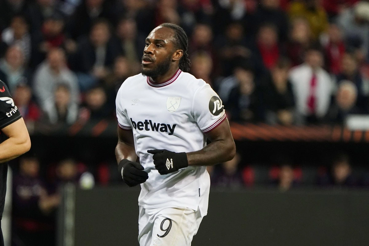 Majkl Antonio u dresu Vest Hema