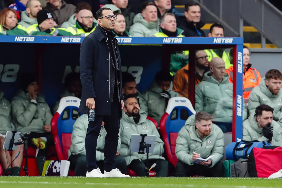 Lijam Rosenior na klupi Čelsija