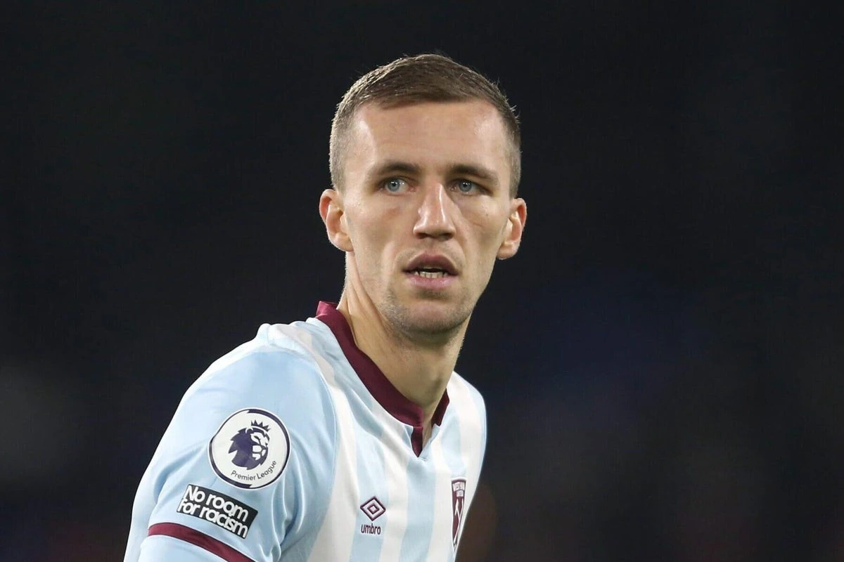 Tomas Souček u dresu Vest Hema