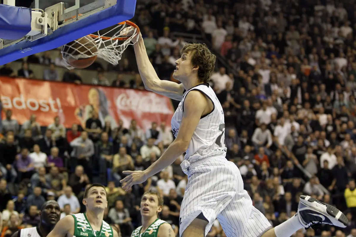 Jan Veseli u dresu Partizana