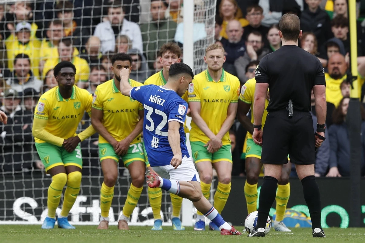Ušao, isprebijao bivše saigrače, iznervirao navijače, i izašao