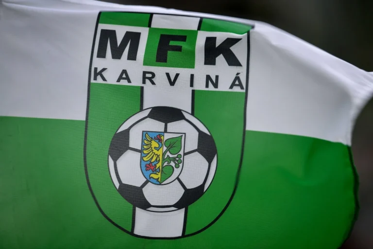 Karvina gleda ka Evropi, ali i preko ramena…