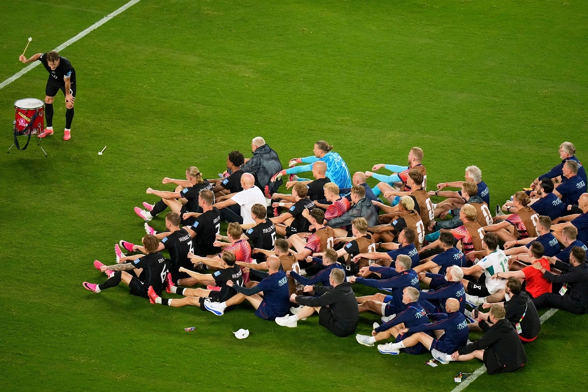 Slavlje fudbalera Norveške nakon pobede nad Senegalom