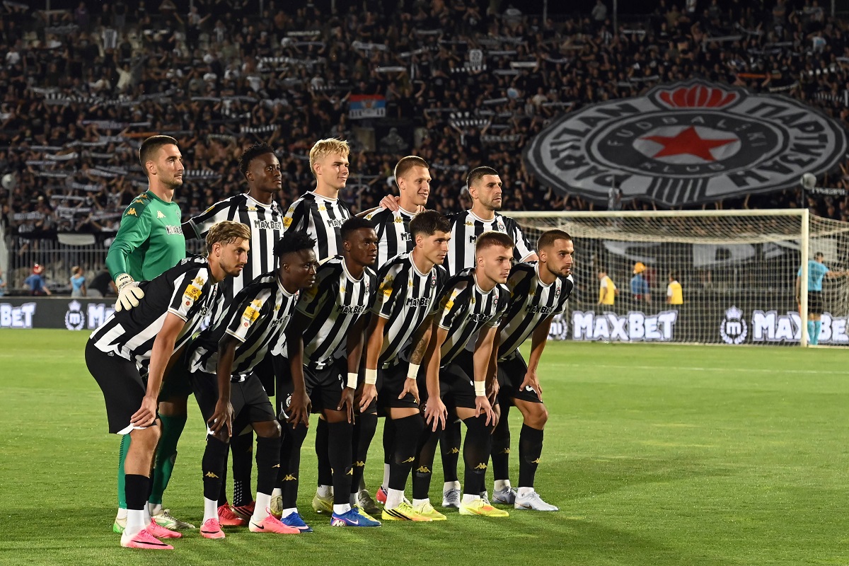 Partizan u Starčevu: Crno-beli stižu da uveličaju 100 godina Borca!