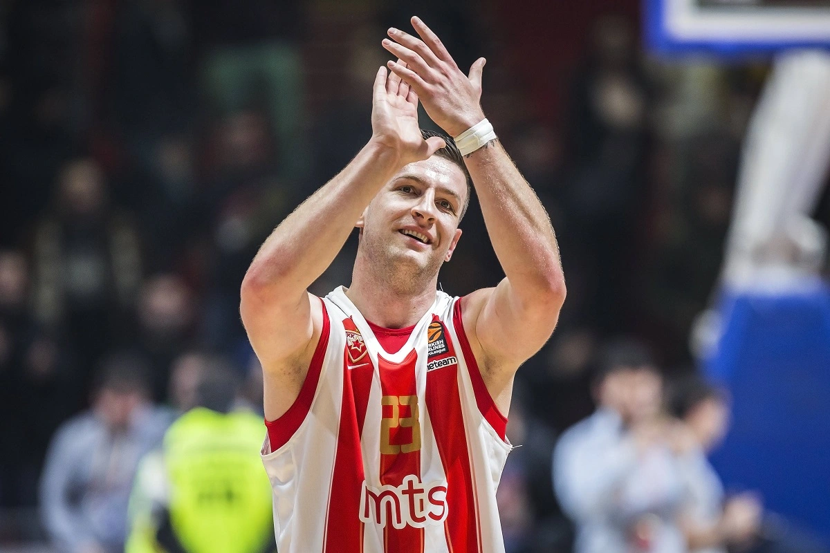 Alen Omić u dresu Crvene zvezde
