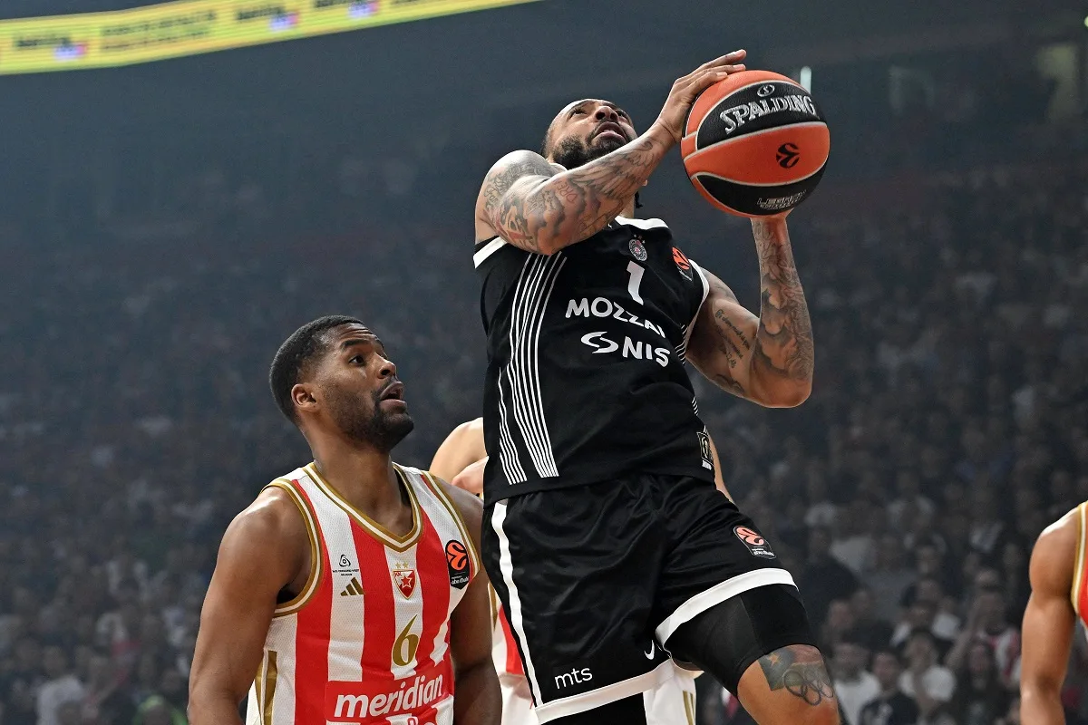 Džered Batler i Karlik Džons na utakmici Partizan-Zvezda