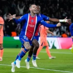 Lukas Ernandes slavi pogodak protiv Barselone.