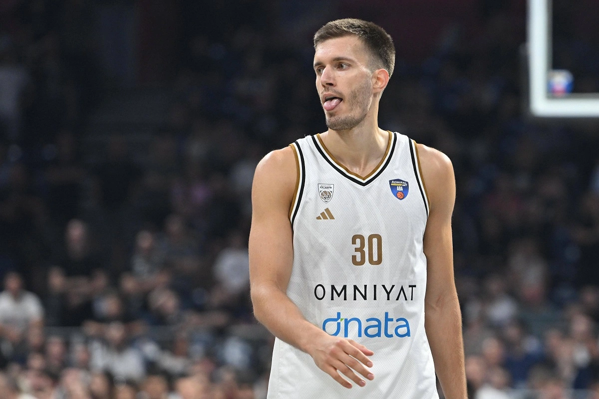 Filip Petrušev u dresu Dubaija